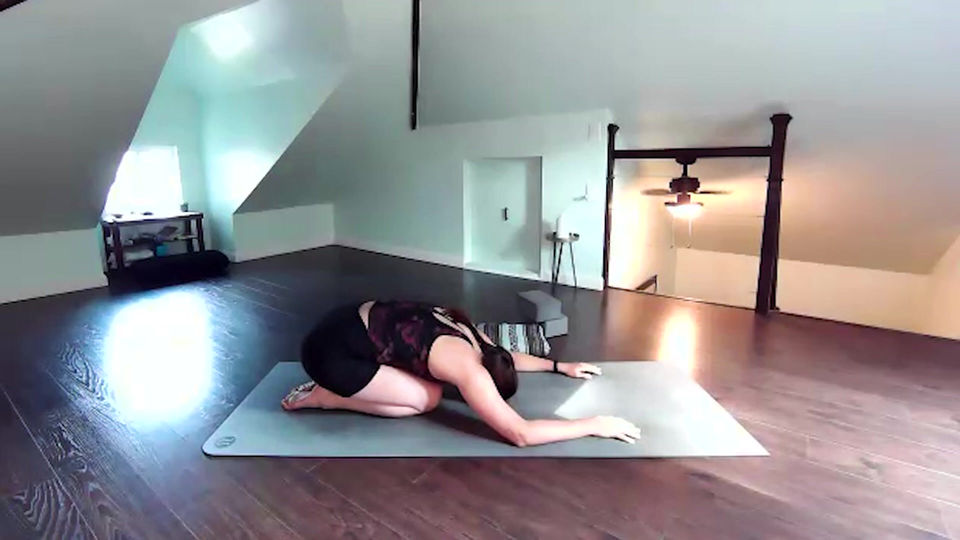 Gentle Yoga | Upper Body & Hips